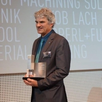 Benedikt Rauscher mottar prisen